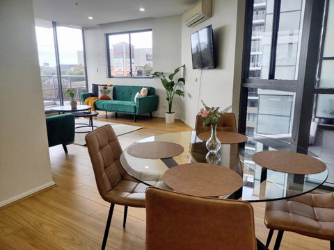 Resort Style 1 Or 2 Bedroom With Pool And Free Parking - Accommodation Broome 1