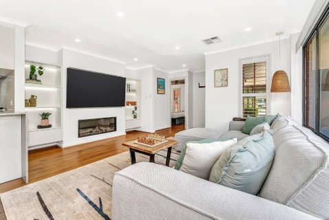 Redbrick Retreat - Generous Coastal Escape - Accommodation Broome 1