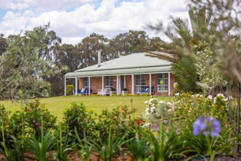 Redims Hill Cottage - Accommodation Broome 0