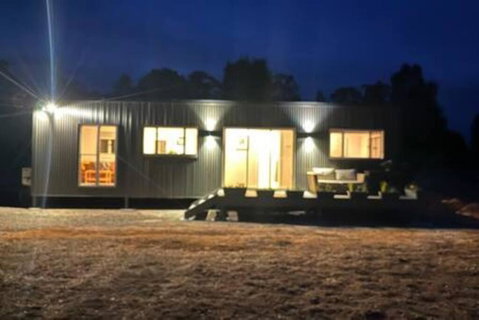 Redman View Luxury Lakeside Cabin - Accommodation Broome 0