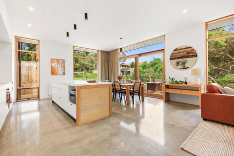 REFRESH At Lonnie - Accommodation Broome 2