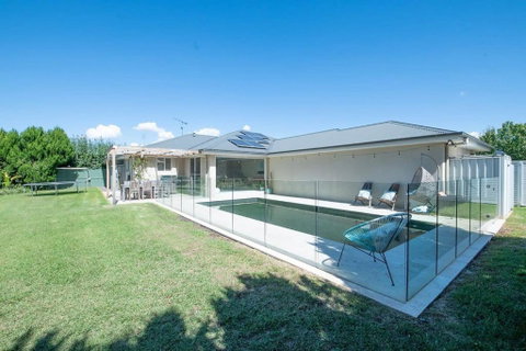 Regand Retreat - Luxurious Family Home, Pool - Accommodation Broome 2