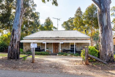 Reillys Wines Heritage Cottages - Accommodation Broome 1