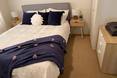 Relax In The Spa With Views Opposite Lake Eildon - Accommodation Broome 2
