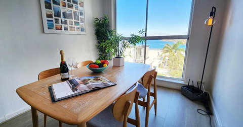 Relaxed Coastal Living With Fantastic Sea Views - Accommodation Broome 0