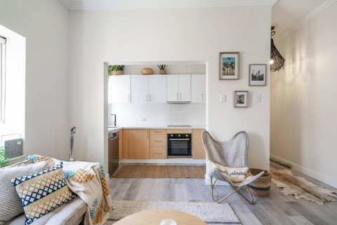 Relaxed Coogee Coastal Living With Ocean Views - Accommodation Broome 2