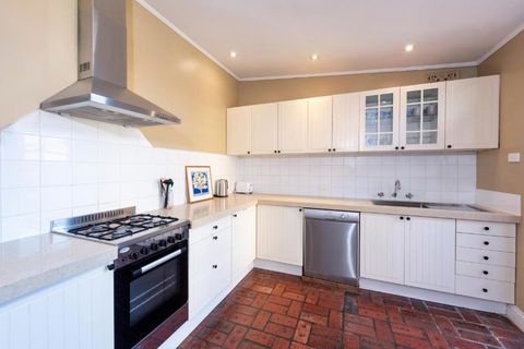 Renovated 2B 1B Victorian House In Princes Hill - Accommodation Broome 3