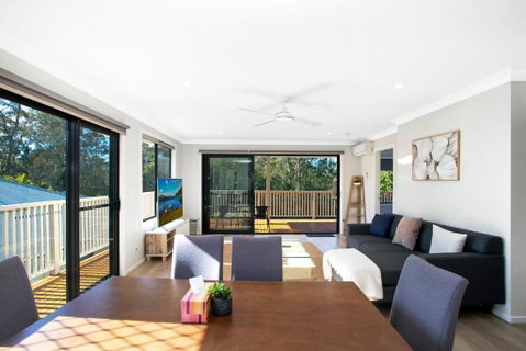Renovated Coastal Getaway With Water Views - Accommodation Broome 2