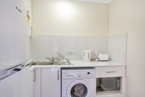 Renovated Stylish Studio - Accommodation Broome 3