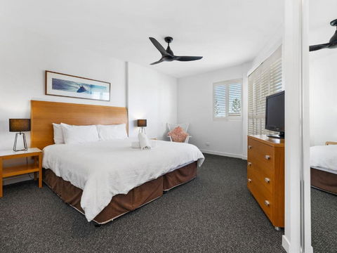 RESORT ON THE BEACH 2214/2215 - Accommodation Broome 1