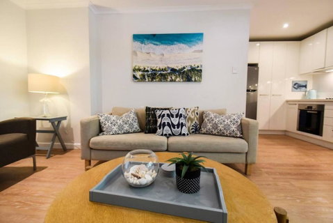 Resort-style Coastal Living With Balcony & Pool - Accommodation Broome 0