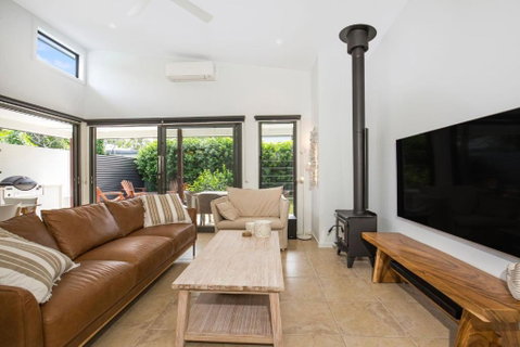 Rest Pet Friendly With Outdoor Bath 3 Mins Walk To Beach - Accommodation Broome 1