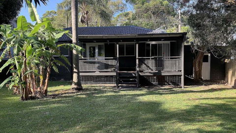Retro Beach House - Macmasters Beach - Accommodation Broome 0