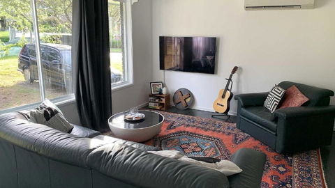 Retro Beach House - Macmasters Beach - Accommodation Broome 1