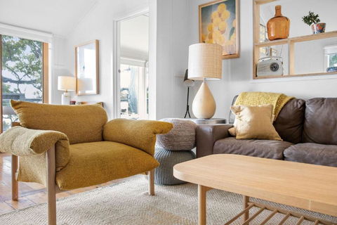 Retro Beach Vibes - Accommodation Broome 3