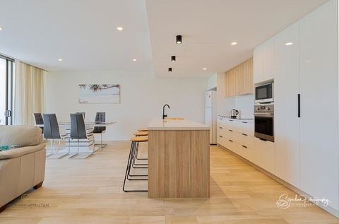 RIVERFRONT BREEZE @ The Cosmopolitan Unit10307 - Accommodation Broome 0