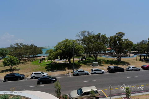 RIVERFRONT BREEZE @ The Cosmopolitan Unit10307 - Accommodation Broome 2