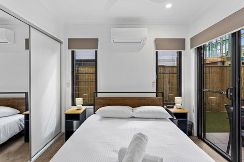 Riverside 3-Bed Home With Study Nook And BBQ - Accommodation Broome 2