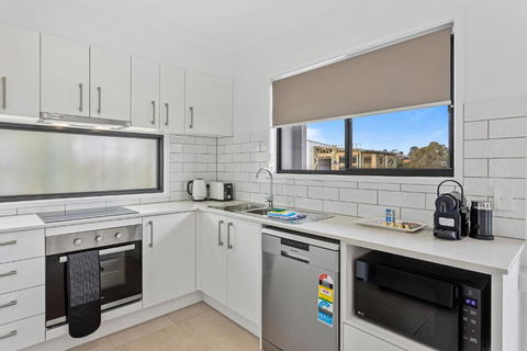 Riverside 3-Bed Home With Study Nook And BBQ - Accommodation Broome 3