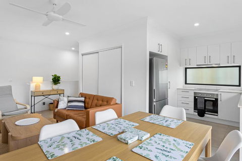 Riverside 3-Bed Home With Study Nook And BBQ - Accommodation Broome 0