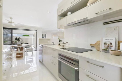 Riviera Road Miami - 4BRM Dual Villa - Accommodation Broome 2