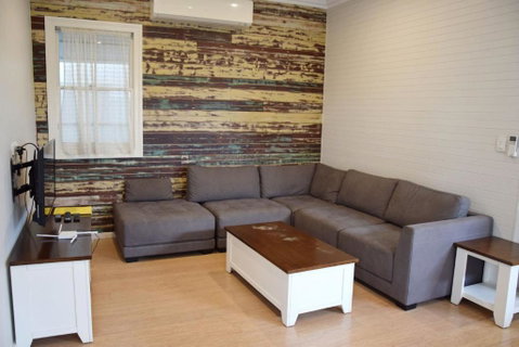 Rockleigh - Bring Your Own Linen. - Accommodation Broome 3