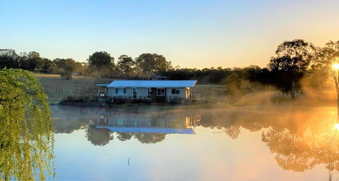Romantic Lakehouse Set In A Private Vineyard In The Hunter Valley - Accommodation Broome 1