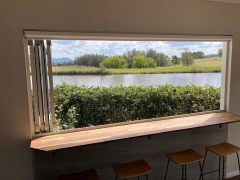 Romantic Lakehouse Set In A Private Vineyard In The Hunter Valley - Accommodation Broome 3
