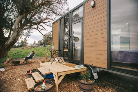 Rose Hill By Tiny Away - Accommodation Broome 1