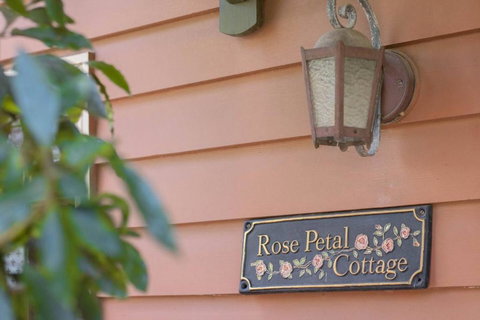 Rose Petal Cottage - Accommodation Broome 1