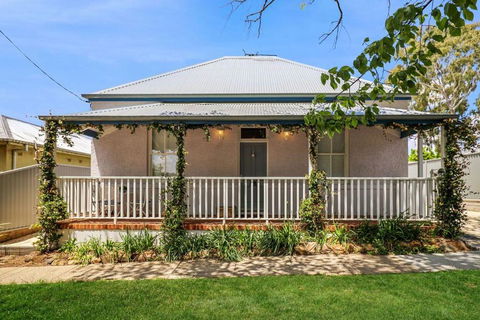 RoseBerne Cottage - Accommodation Broome 0