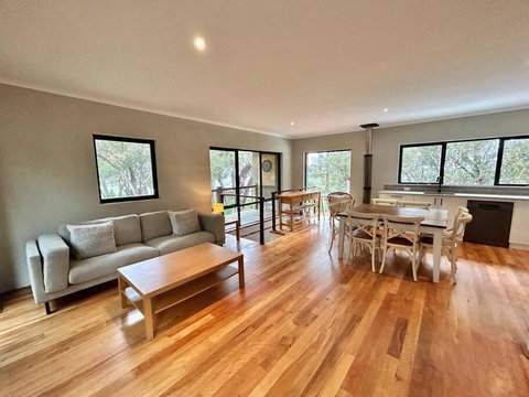 Rosella - Bushland Hideaway - Accommodation Broome 1