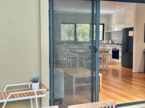 Rosella - Bushland Hideaway - Accommodation Broome 3