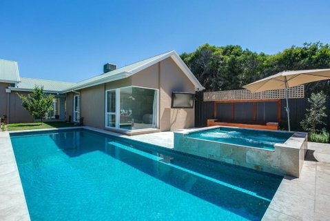 Royadie Resort - Pool Spa Tennis 500m To Beach - Accommodation Broome 2