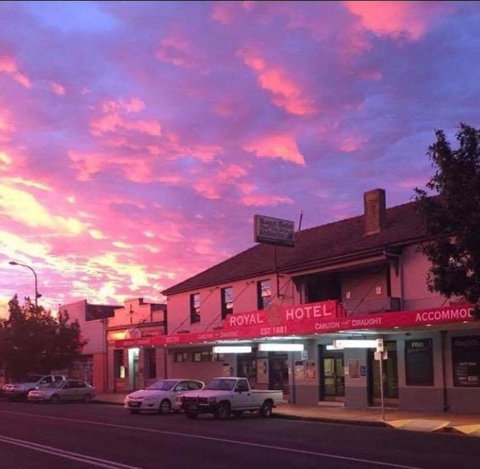Royal Hotel Oberon - Accommodation Broome 0