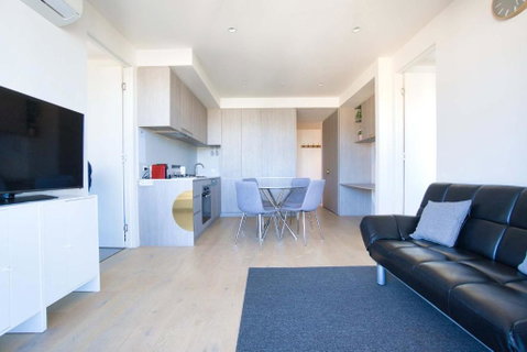 Rundle Retreat - 2BR Apartment With Stunning Views - Accommodation Broome 3