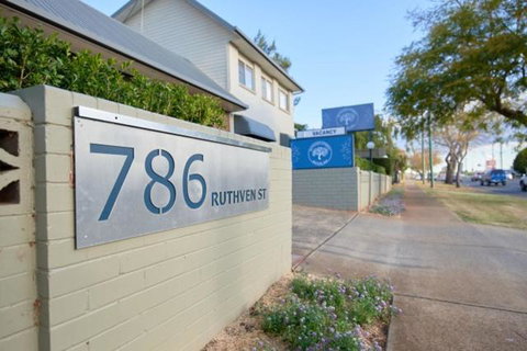 Ruthven Street Motor Inn - Accommodation Broome 0
