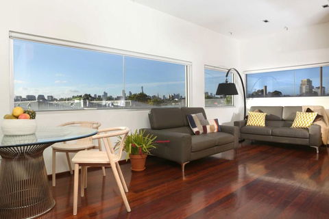 Saint George - The Townhouse - Accommodation Broome 2