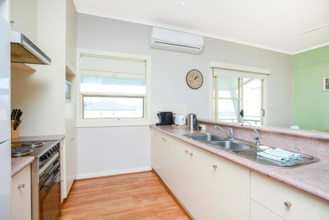 Salt - Aldinga Beach - C21 SouthCoast Holidays - Accommodation Broome 2