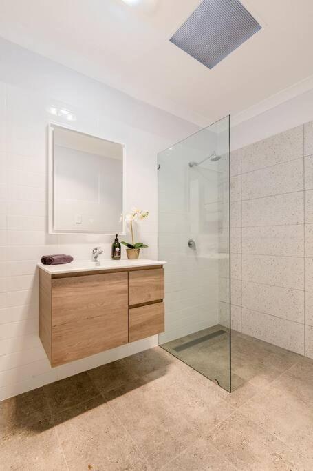 Salt & Pepper; Beautiful Town House In Margs! - Accommodation Broome 2