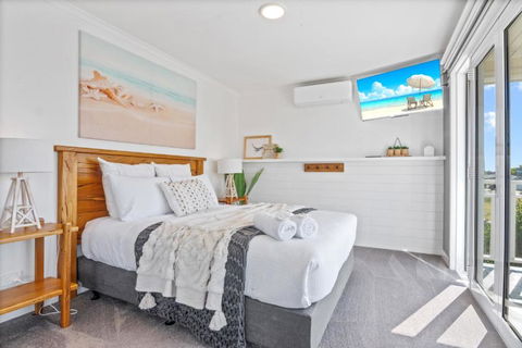 SALTAIR Beach House Right In Town - Accommodation Broome 1