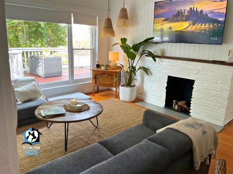 Saltwater Sunsets Seaside Haven With Ocean Views - Accommodation Broome 2