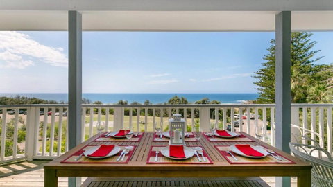 Salty Air Beachside Cottage At Killcare - Accommodation Broome 1