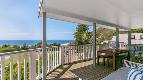 Salty Air Beachside Cottage At Killcare - Accommodation Broome 2