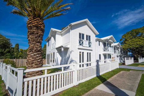 Salty Palms By The Sea - ONE - Accommodation Broome 0