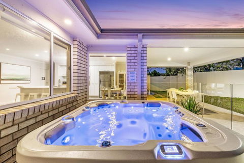Salty Pause At Bondi House - With Spa And Pet Friendly! - Accommodation Broome 1