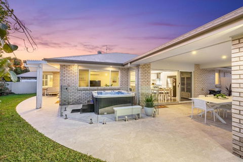 Salty Pause At Bondi House - With Spa And Pet Friendly! - Accommodation Broome 2