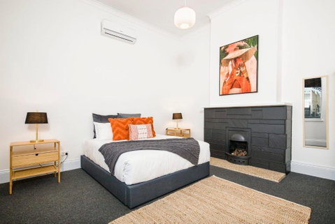 Salty Pines - 3BR House Glenelg South - Accommodation Broome 1