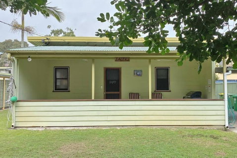 SALTYS AMITY POINT - Accommodation Broome 0