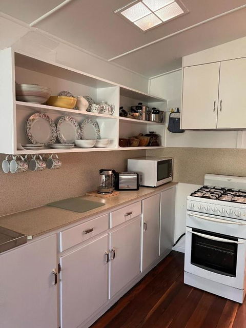 Samantha - Accommodation Broome 1